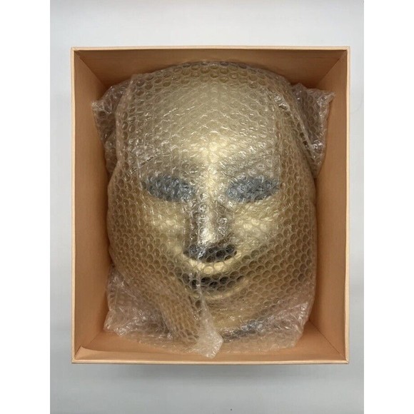 Gold LED Light Mask - Picture 6 of 9